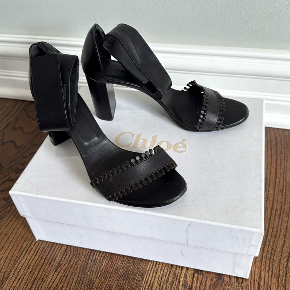 Chloe black scalloped leather sandal